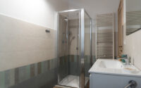 visuale bagno stanza verde