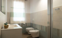 visuale bagno stanza verde altro lato